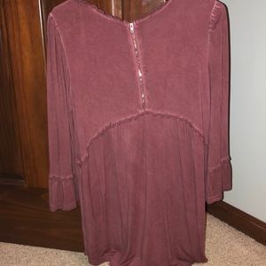 Quarter length sleeve maroon shirt (long) dressy